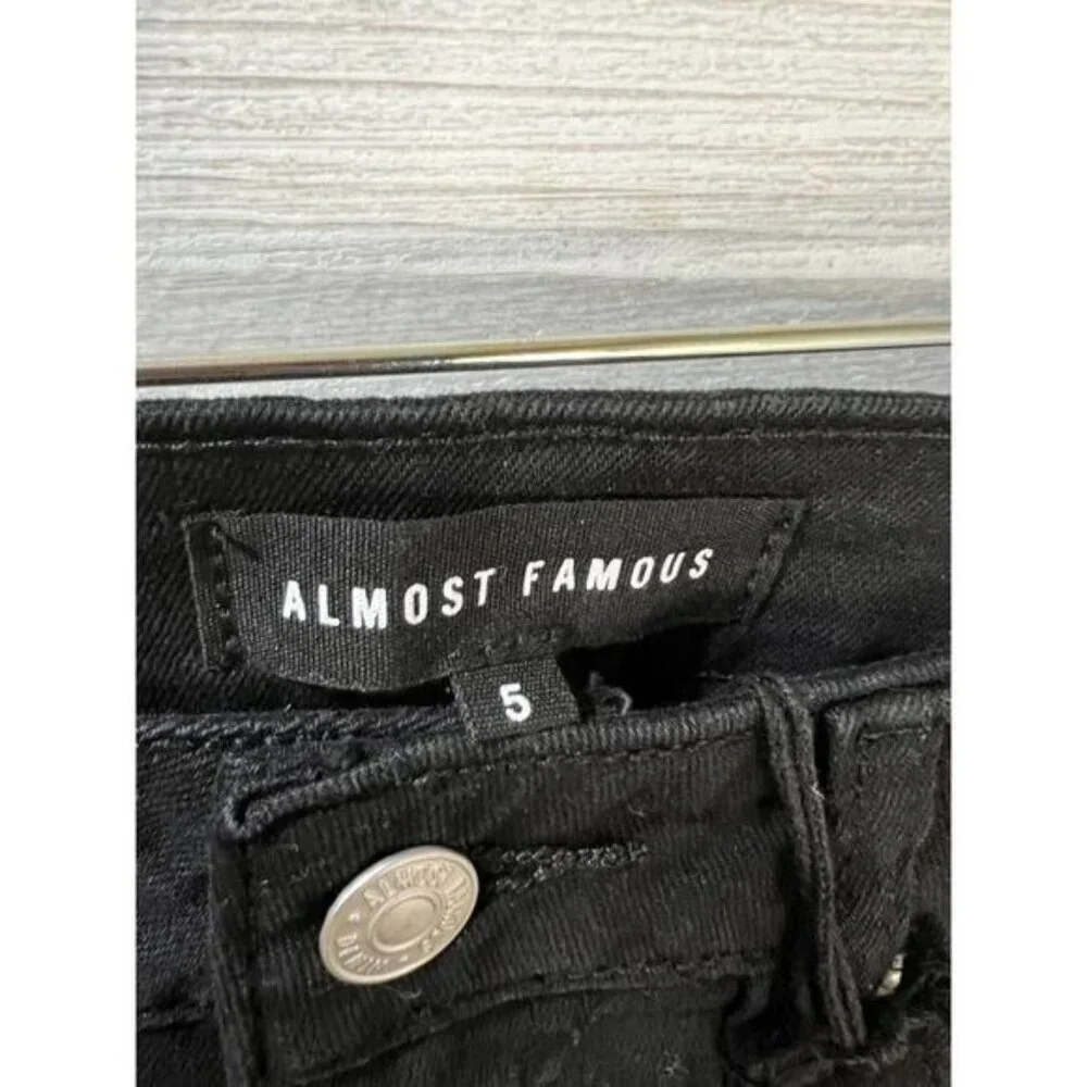 Almost Famous Ultra High Rise Short Black Distressed‎ Size 5